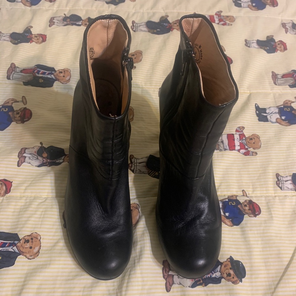John Fluevog Heeled Boots Womens Size 8 Black